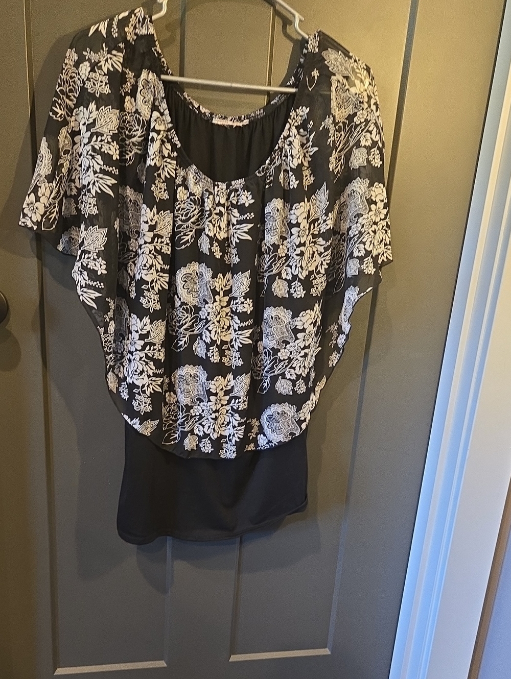 Source Unknown Black Blouse with White Floral Overlay